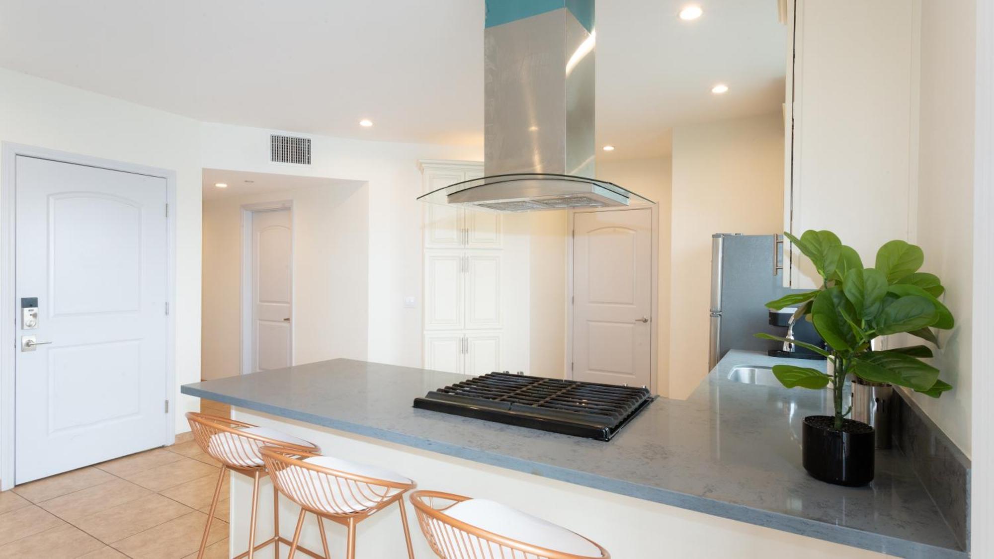 Three-Bedroom Hollywood Condo Los Angeles Exterior foto